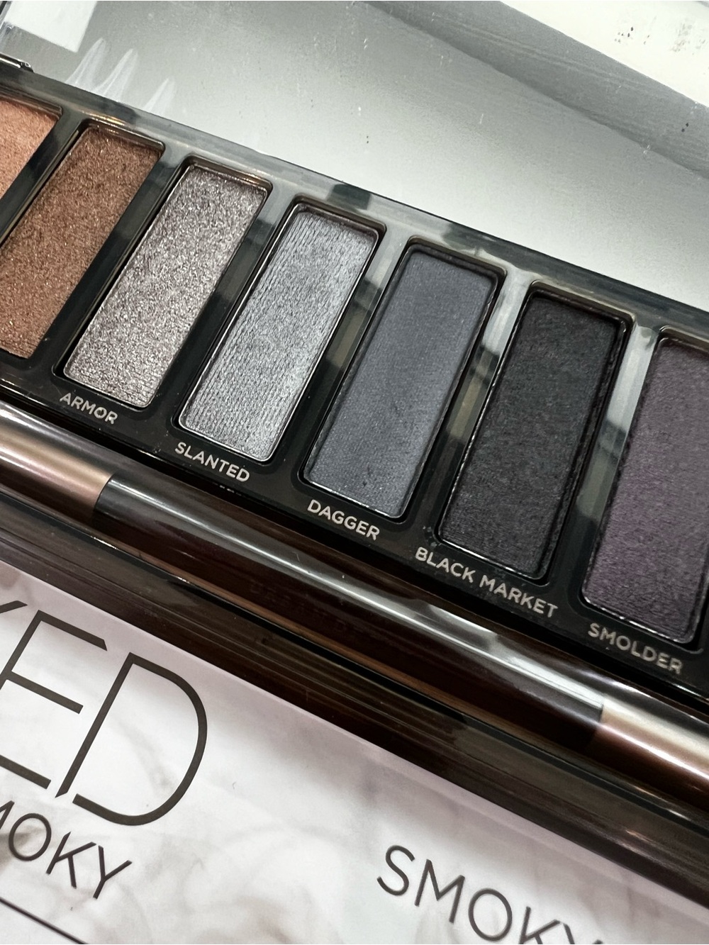 Urban Decay Naked Smoky Eyeshadow Palette - Neutral Browns, Greys & Black - Picture 3 of 6